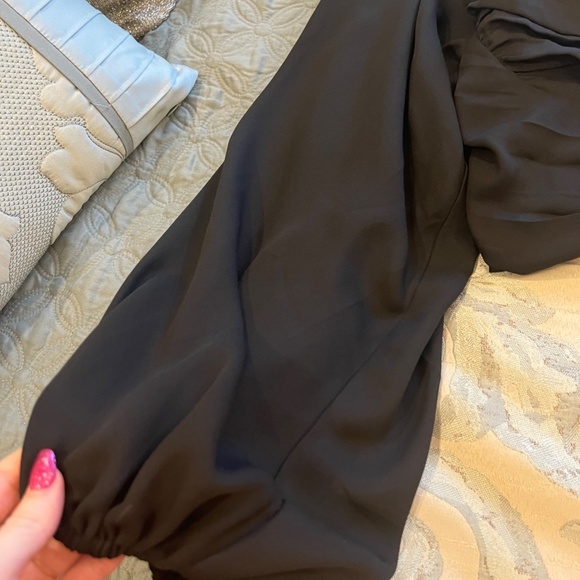 Black Long Sleeve Top | Cropped Long Sleeve Black Top - Picture 11 of 14